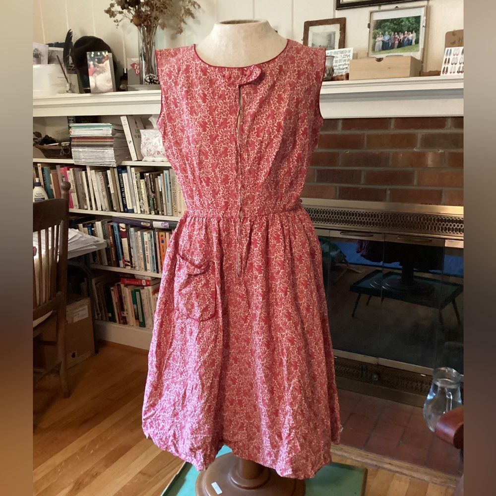 Vintage 1960s Cotton Floral Red Sleeveless Dress